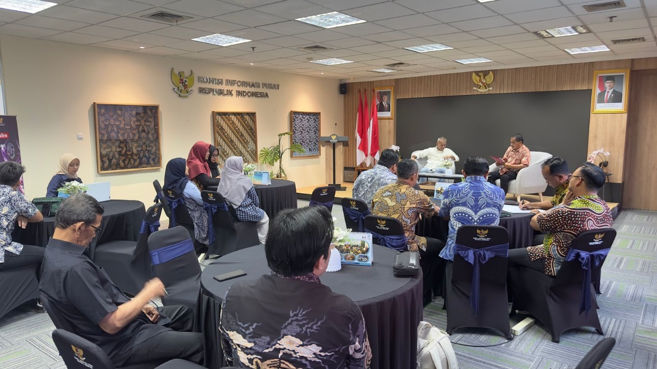 DISKOMINFO Kota Semarang dan Pansus DPRD Konsultasi Rancangan Perda Keterbukaan Informasi ke Komisi Informasi Pusat